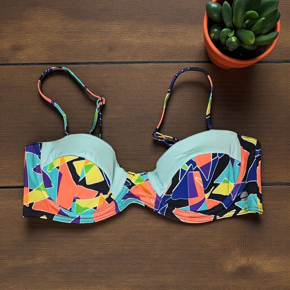 SOLE EAST Graphic Colorful printed bikini top swimsuit swim Large L